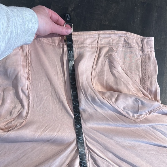 Anthropologie Wide Leg cargo  Pants in Blush Pink - Picture 9 of 11